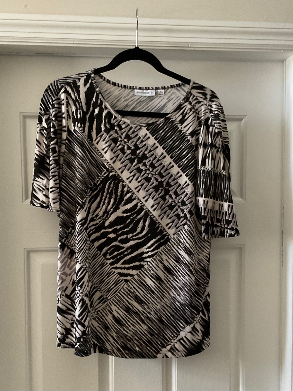 Susan Graver short sleeve top, M